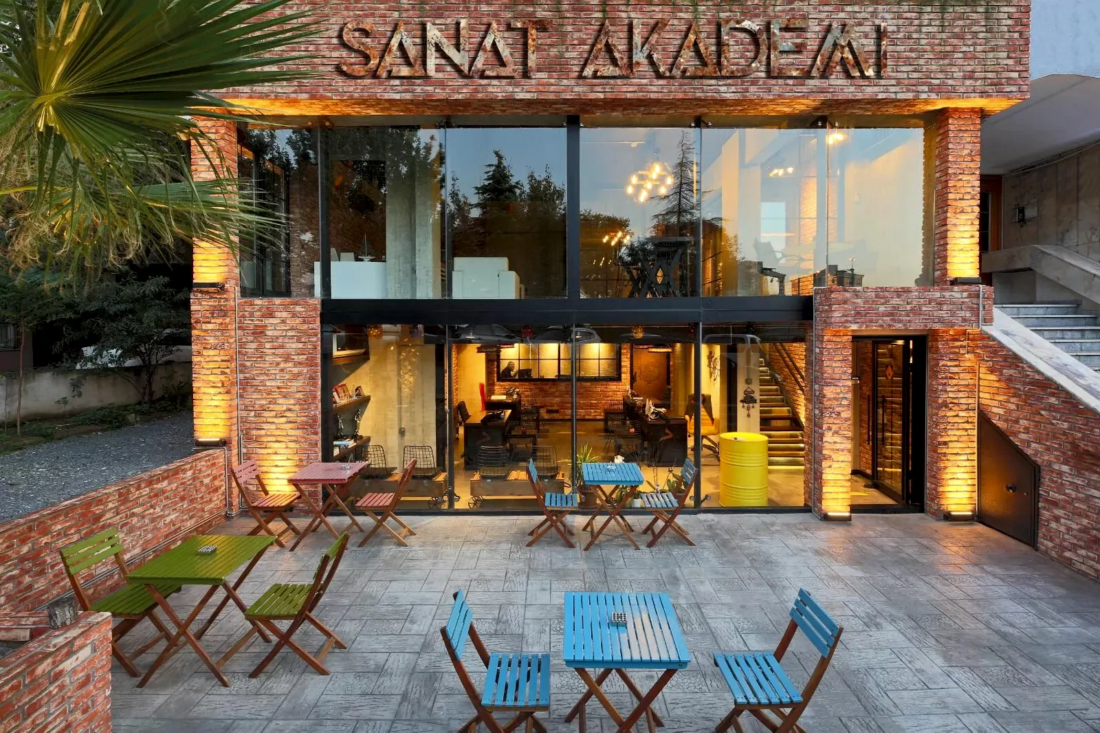 Sanat Cafe 81
